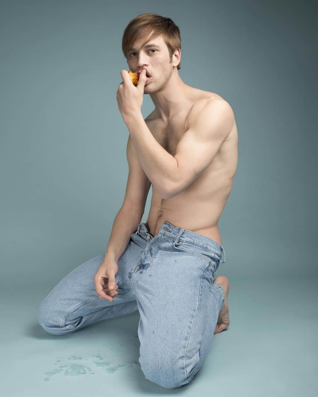 Jules Raynalのインスタグラム：「Peach moment with el senor @mattdortomb 🍑 🍑」