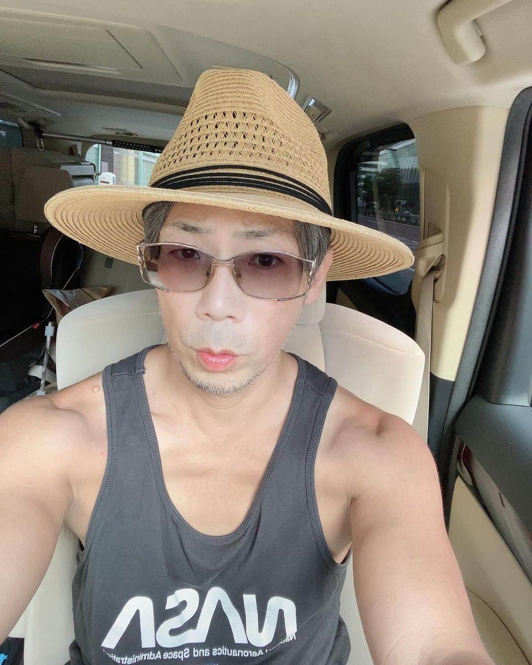火口秀幸のインスタグラム：「#銀座 の空の下 #配信 にて　#ラジオ #RoseLove #HideboH  #BRDC-TOKYO.CLUB  - ゲスト◇HIDEBOH」