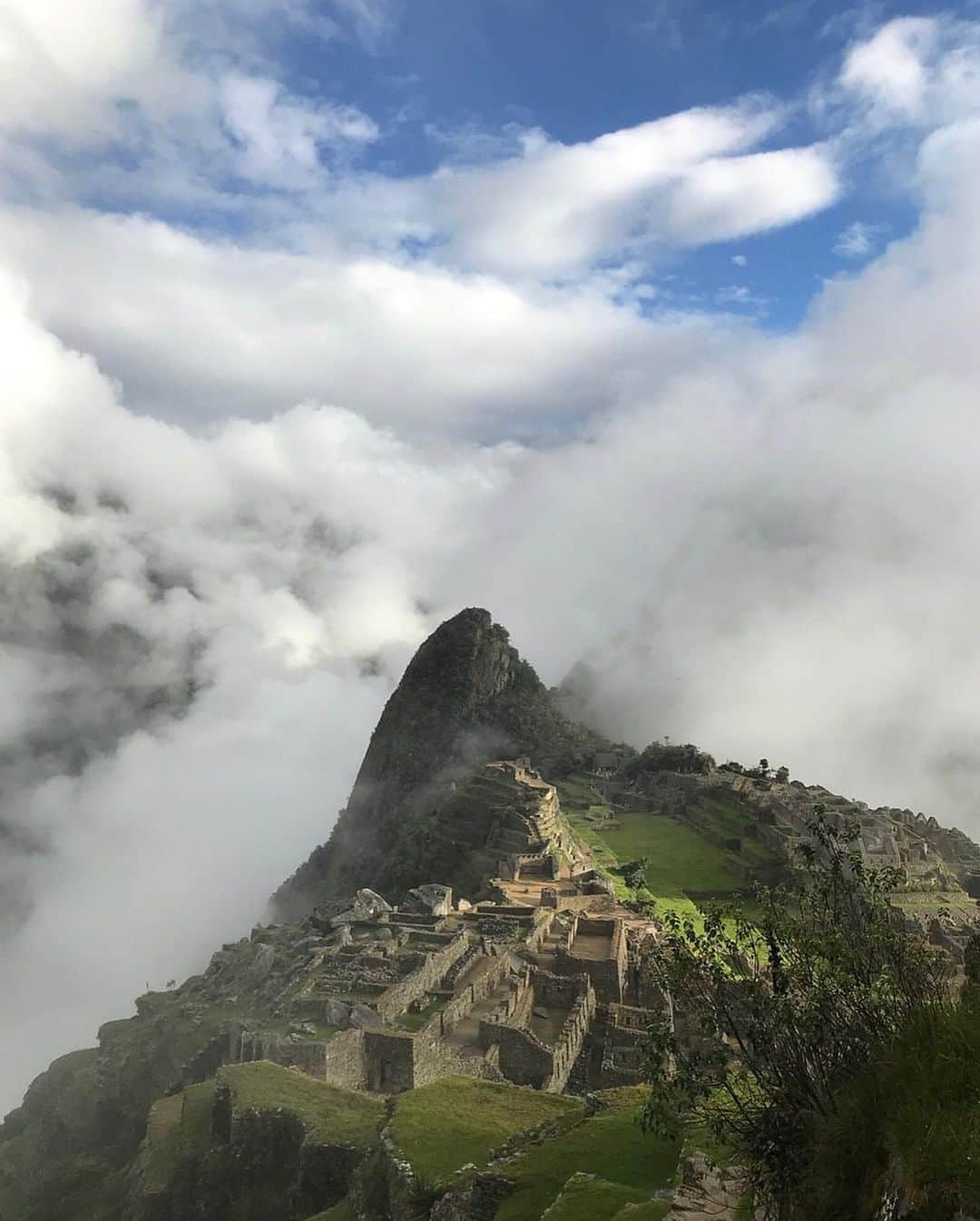 阿久津ゆりえさんのインスタグラム写真 - (阿久津ゆりえInstagram)「ペルー行った時の写真たち🇵🇪 去年の出来事なのにすでに懐かしい気持ち。 みんな元気かなぁ？ いつかまた絶対に行きたいな🦙⛰ そして、私も出演させていただいた 「意外性大国ペルー」のキャンペーンが始まるそうです。 ☞visitperu.jp/cpn/ 旅行気分を味わいにぜひ◎ #VisitPeru #peru #ペルー #yurie_travel #意外性大国ペルー #日本のペルー  #目で楽しむペルー旅行 #おうちペルー旅行」9月3日 17時44分 - yurie__a