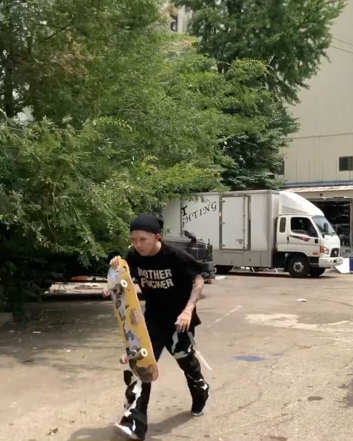 ソン・ファミンのインスタグラム：「Kick,Push 🩸」