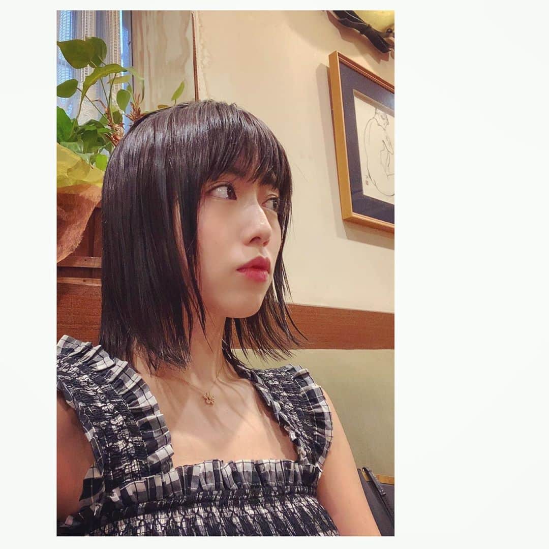 小池花瑠奈のインスタグラム：「９月🎐🐥 涼しくなったかと思いきや、まだ暑いですね…🌶  髪色が秋モードになりました🍁 #ボブ #伸ばし中」