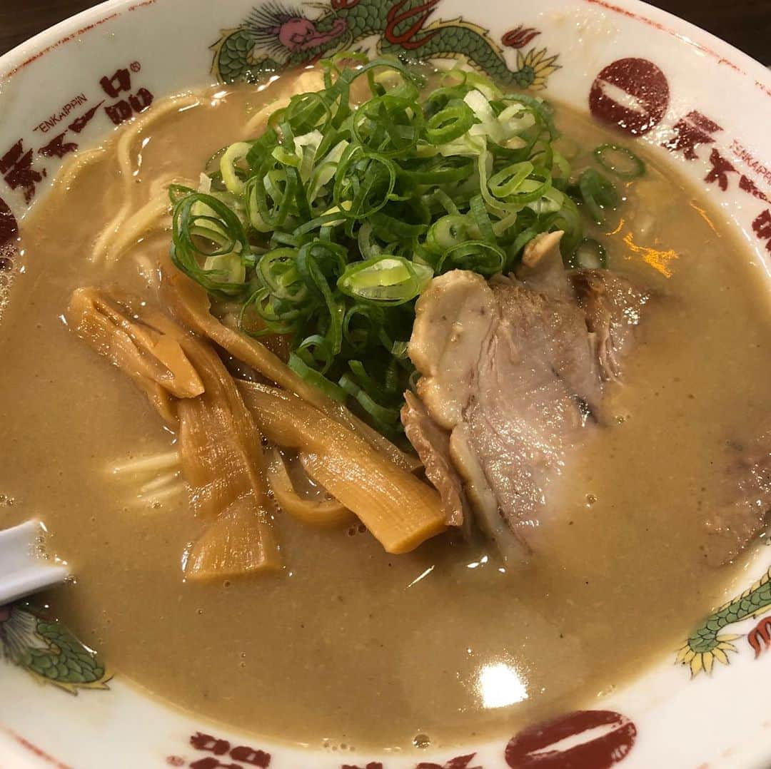 小石田純一さんのインスタグラム写真 - (小石田純一Instagram)「久々に天下一品のこってりラーメン。唐揚げも食べちゃうよね。  #天下一品 #ラーメン #こってりラーメン #唐揚げ #美味しい」9月3日 17時59分 - koishida.trendy