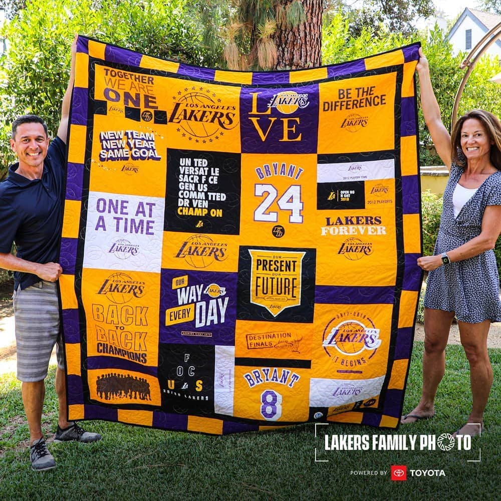 Los Angeles Lakersさんのインスタグラム写真 - (Los Angeles LakersInstagram)「The Celeste Family • Pasadena, CA  After over 20 seasons of attending Lakers games, the giveaway t-shirts really started to pile up. With the help of some serious sewing skills, the Celeste fam brought their vision to life… and gave all of us quilt envy. #LakersFamilyPhoto」9月4日 5時01分 - lakers