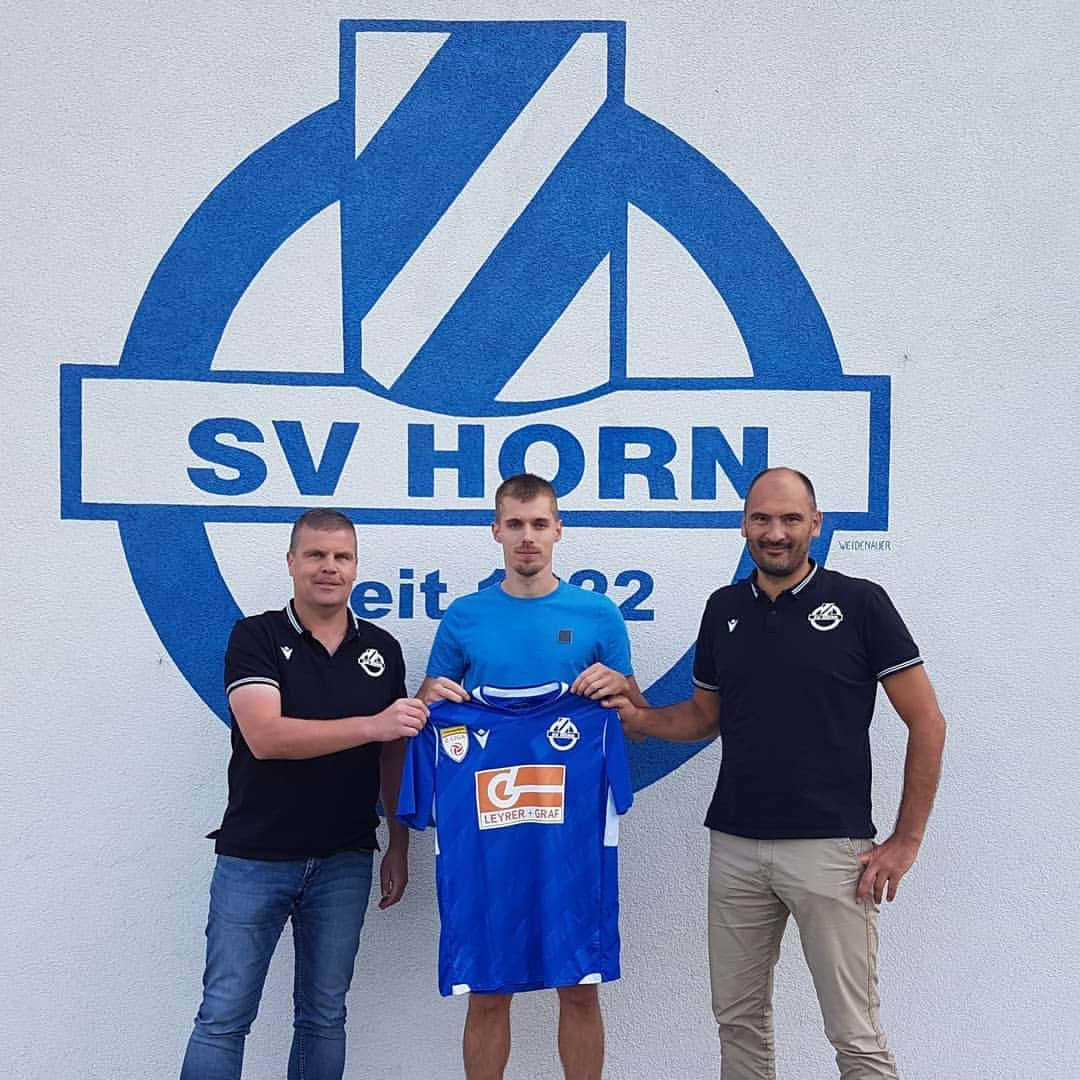 SVホルンさんのインスタグラム写真 - (SVホルンInstagram)「+++Breaking News+++ Herzlich Willkommen PATRIK ELER, beim SV Horn! ⚽️💪Der 29-jährige Torjäger wechselt von der SV Austria Lustenau ins Waldviertel. Mehr über unseren Neuzugang findet ihr auf unserer Homepage. #svhorn #bepartofit」9月4日 3時37分 - svhorn1922