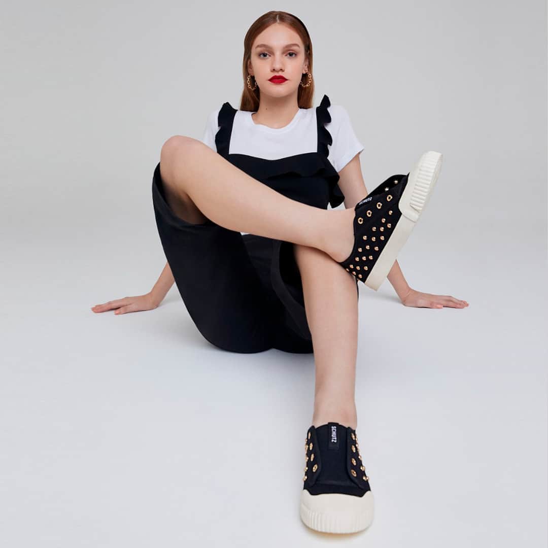 Schutzのインスタグラム：「THE RIGHT SNEAKER FOR YOUR THURSDAY ❤️ #newin #schutzsmash」