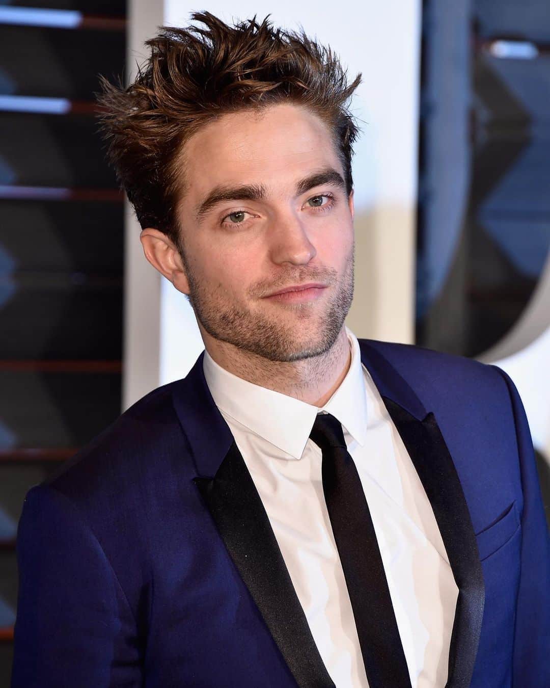 Just Jaredさんのインスタグラム写真 - (Just JaredInstagram)「Robert Pattinson has reportedly been diagnosed with Coronavirus just two days after production on “The Batman” resumed filming. Tap this pic in the LINK IN BIO for what we know right now.  #RobertPattinson Photo: Getty」9月4日 4時10分 - justjared