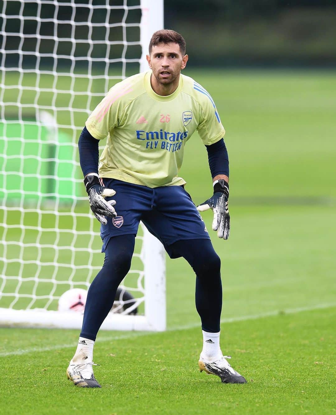 アーセナルFCさんのインスタグラム写真 - (アーセナルFCInstagram)「𝖋𝖗𝖊𝖘𝖍 training pics ➡️ this way⁠⠀ ⁠⠀ #arsenal #training #preseason #aubameyang #saliba #arteta #lacazette #pepe #ozil #davidluiz #martinez #cedric #holding #gunners」9月4日 4時49分 - arsenal