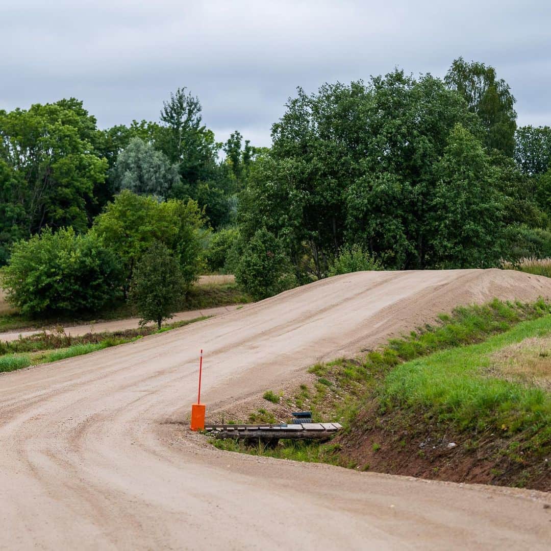 勝田貴元さんのインスタグラム写真 - (勝田貴元Instagram)「Recce for WRC @RallyEstonia done.  High speed stages and many jumps. But still there are narrow and very tricky sections also. I’m really looking forward to back to real work💪  2日間のWRC ラリーエストニアのレッキを終えました。 エストニアならではのハイスピードステージと高さの出るジャンプは健在でした。 それだけではなく、かなり狭くてかなりトリッキーなセクションも新たに登場して、かなりチャレンジングなラリーになりそうです。  明日の朝からシェイクダウンステージです！💪  📸 @timoanisphotography  @officialwrc @tgr_wrc #TK18」9月4日 4時49分 - takamotokatsuta