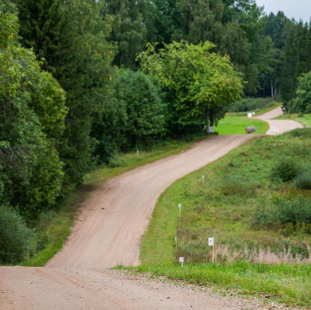 勝田貴元さんのインスタグラム写真 - (勝田貴元Instagram)「Recce for WRC @RallyEstonia done.  High speed stages and many jumps. But still there are narrow and very tricky sections also. I’m really looking forward to back to real work💪  2日間のWRC ラリーエストニアのレッキを終えました。 エストニアならではのハイスピードステージと高さの出るジャンプは健在でした。 それだけではなく、かなり狭くてかなりトリッキーなセクションも新たに登場して、かなりチャレンジングなラリーになりそうです。  明日の朝からシェイクダウンステージです！💪  📸 @timoanisphotography  @officialwrc @tgr_wrc #TK18」9月4日 4時49分 - takamotokatsuta