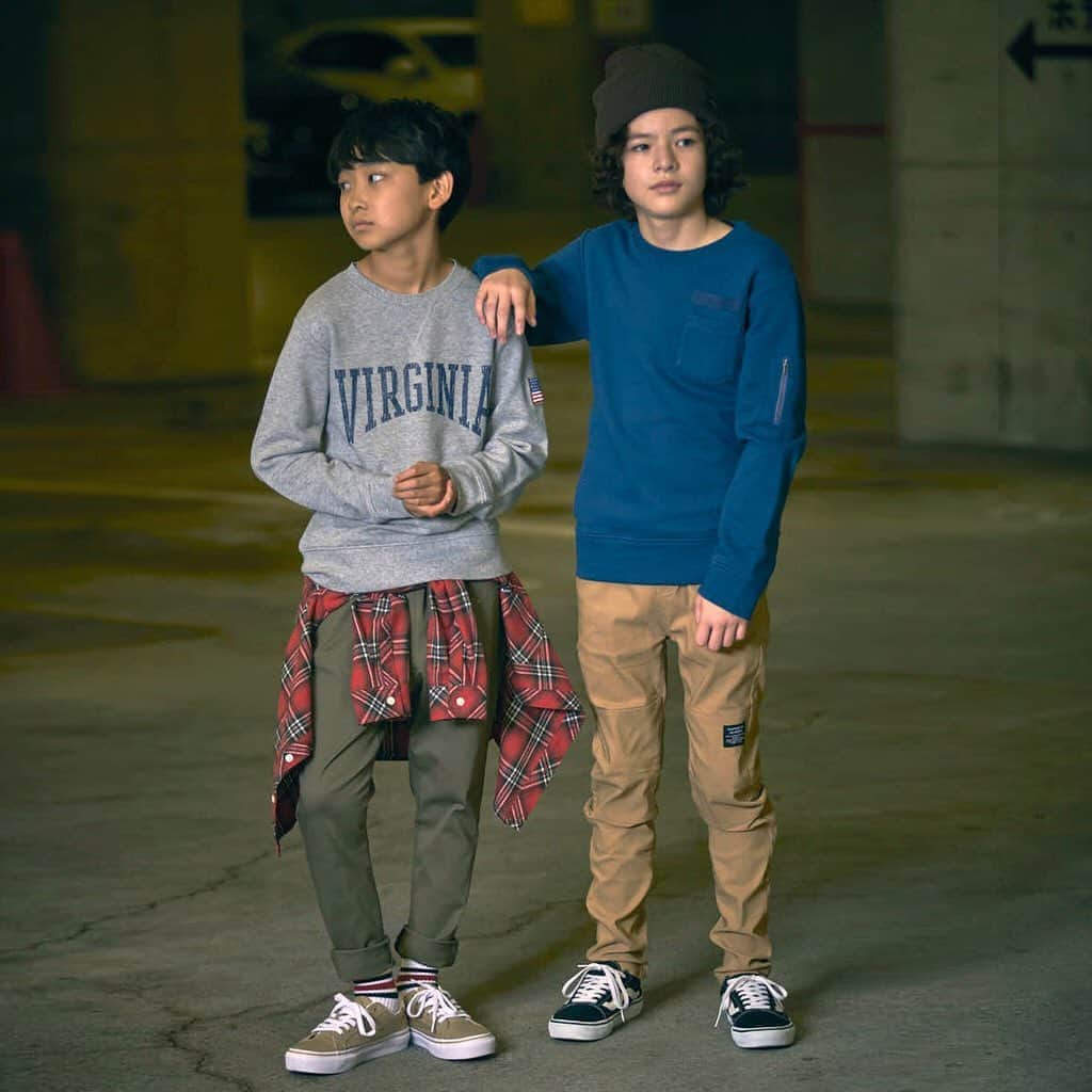 GLAZOSのインスタグラム：「. #seasonstyle .  GLAZOS、秋冬のテーマは [Urban casual] [Rough vintage & one mile] . スポーツ・ストリート・ミリタリー・アメカジの デザイン要素をベースとし、 トレンドを程よく取り入れた、スタイリッシュかつデイリーに着回しのきくアイテムを展開。 . この秋冬は、GLAZOSでクールな大人カジュアルSTYLEをぜひお楽しみください。 . . . #glazos #kidsootd #kidsfashion #kidscoordinate #kidsfashion #kids #mensfashion #mensstyle #boy #おそろいコーデ #兄弟 #小学生コーデ #小学生男子 #おでかけコーデ #中学生男子 #インスタキッズ #キッズコーデ #キッズファッション #男の子ママ #男子 #小学生 #coodinate #AW #fall #秋冬」