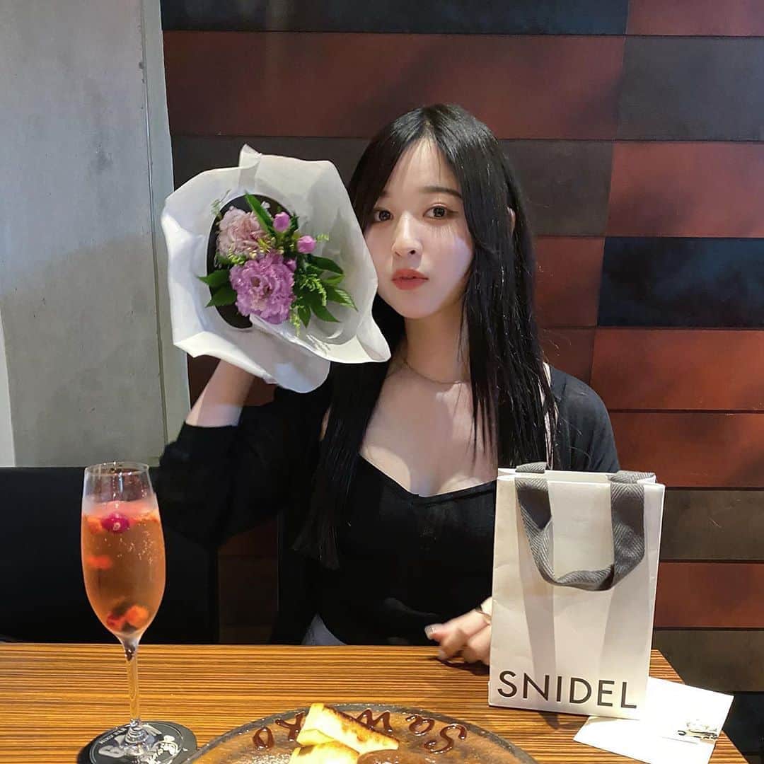 のインスタグラム：「. 背中にでっかくtokoloveとか彫りたいくらい好き。 彫らんけど。末長くラブ🖤」