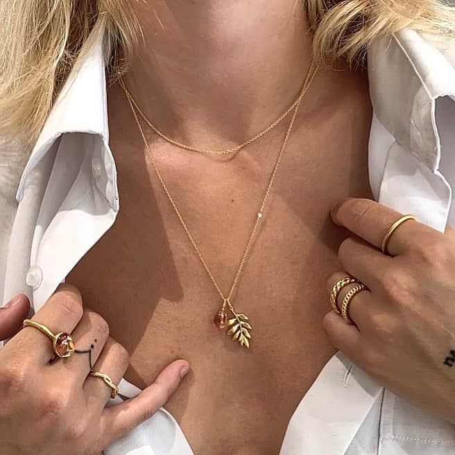 ジュリーサンドラゥさんのインスタグラム写真 - (ジュリーサンドラゥInstagram)「Beautiful styling of Julie Sandlau jewelry ✨  . . . @juliesandlauoslo  #juliesandlau #juliesandlaujewelry #jewelry」9月3日 20時05分 - juliesandlau