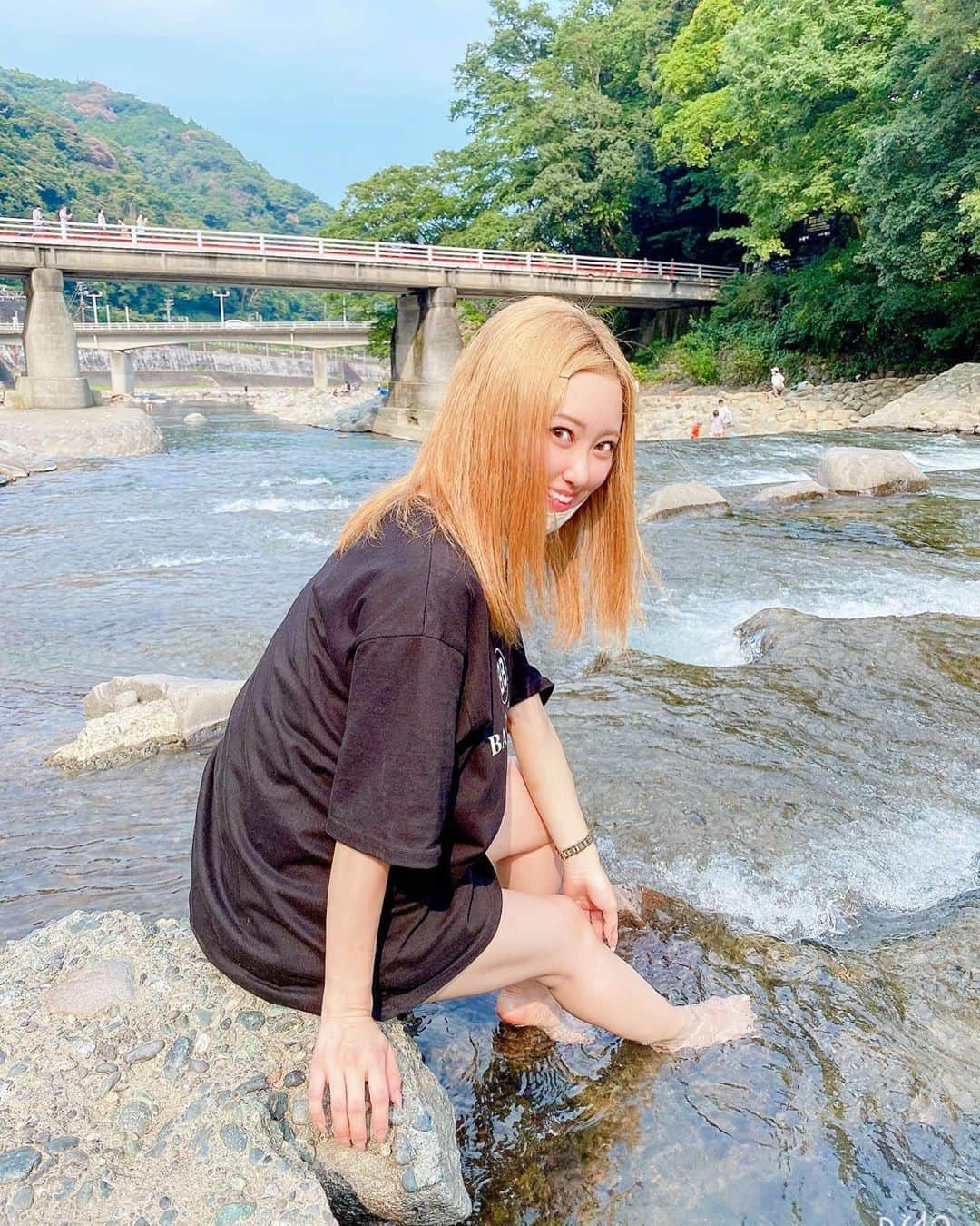 のインスタグラム：「🐠🌈❤️💕✨. * 気付いたら８月終わってたね🌺. 短い夏…っっ🍧🍻. 今年の夏ゎ川に入ったぐらいだ😂💓. #river #hakone #japan #travel #travelphotography #instatravel #followｍe #follow #me #summer #箱根 #夏休み #川遊び #グラビア #恵比寿マスカッツ #松本ゆん #좋아요 #팔로우 #팔로미 #인친환영 #셀카 #셀스타그램 #여행 #여행스냅 #여행스타그램 #일본」
