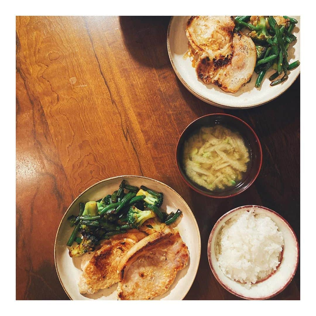 鈴木紗理奈さんのインスタグラム写真 - (鈴木紗理奈Instagram)「今日の晩ご飯は @oisix ミールキットにお世話になりました。 体一つじゃ足りなくなってしまう事がたまにあって、そんな時でもしっかりした食卓を準備してあげれるので本当にありがたいよー。  #紗理奈流dining  #munehiroキッチン ではなく #oisix」9月3日 20時43分 - munehirovoice