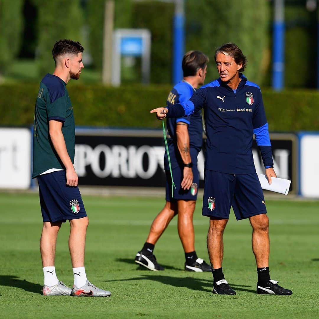 ジョルジェ・ルイス・フレーロさんのインスタグラム写真 - (ジョルジェ・ルイス・フレーロInstagram)「Training ⚽️ #NationsLeague #Azzurri」9月3日 21時00分 - jorginhofrello