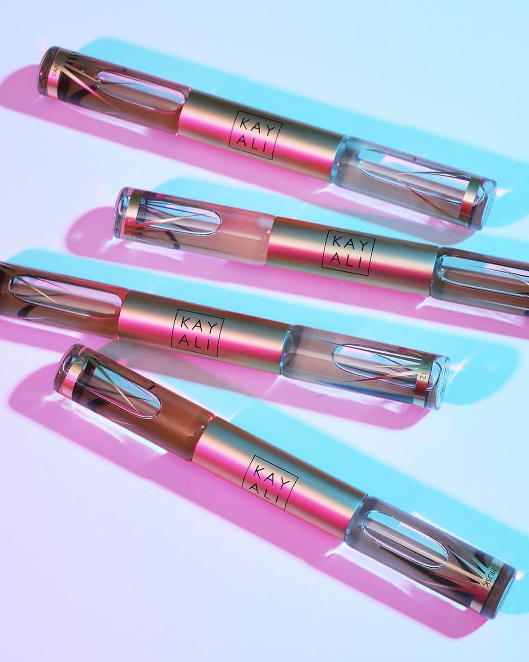 のインスタグラム：「OMG how BEAUTIFUL is @kayali's latest addition?! 😍😍 ROLLERBALL featuring Musk 12 & Vanilla 28 for effortless layering wherever you go 💕 Available exclusively on hudabeauty.com」