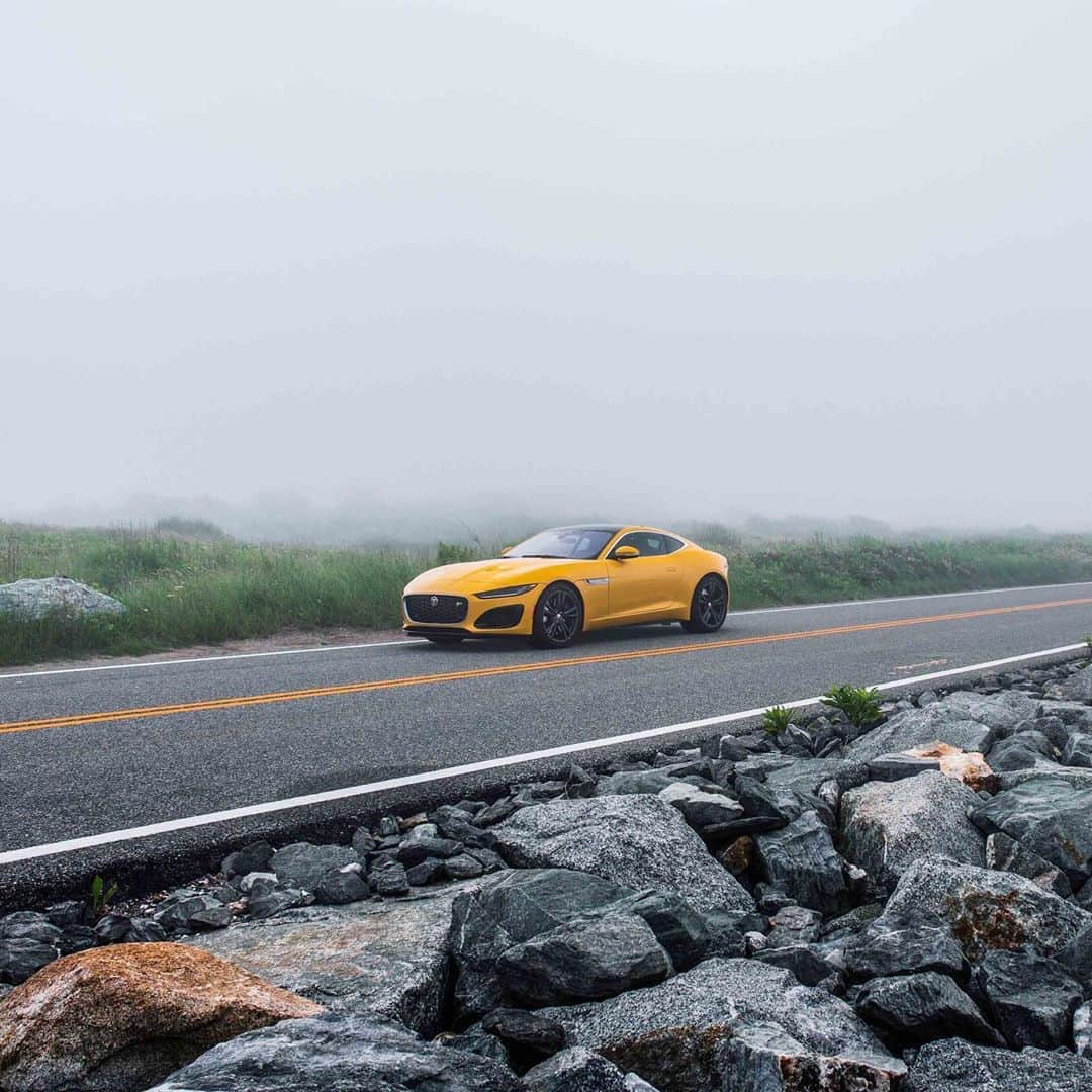 Jaguarさんのインスタグラム写真 - (JaguarInstagram)「Rhode Island roar.  #Jaguar #FTYPE #Coupé #Luxury #Premium #Exclusive #Performance #Sport #SportsCar #CarsofInstagram #InstaCar #RhodeIsland #NewEngland #USA」9月3日 21時01分 - jaguar