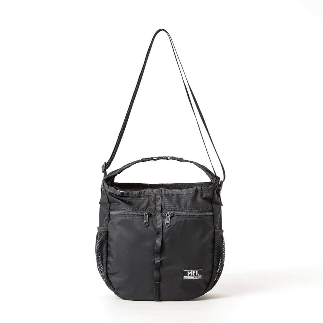 MEI(メイ) のインスタグラム：「MEI SUSTAINABLE PRODUCTS  MEI-000-208005 SUSTAINABLE MOONⅡ ¥5,900＋TAX  #mei #meibag #mei_bag #メイ #メイバッグ #recyclednylon #リサイクルナイロン #sustainable #サスティナブル #shoulderbag #ショルダーバッグ #outdoor #アウトドア #camp #キャンプ」