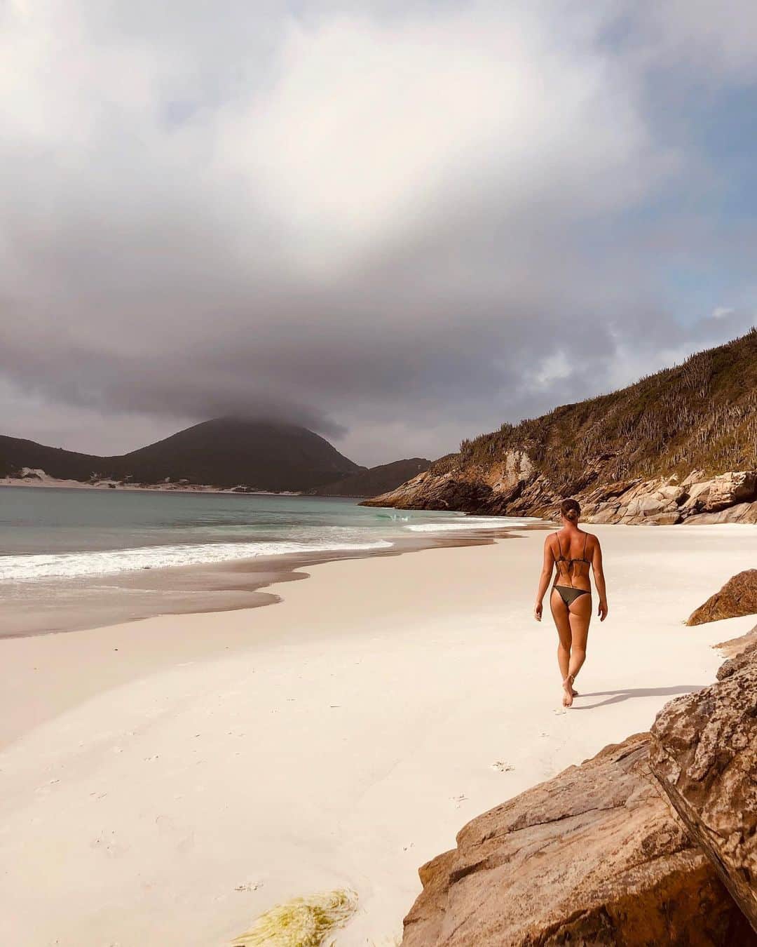 のインスタグラム：「〰️ 👣 Another day for you and me in paradises #pontaldoatalaia #arraialdocabo #thesmallbeaches」