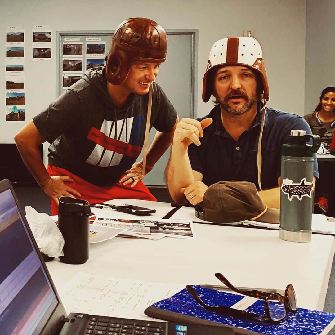 レイン・ギャリソンのインスタグラム：「#tbt in pre-game prep for @12mightyorphans with our director @el_ty #football #film」