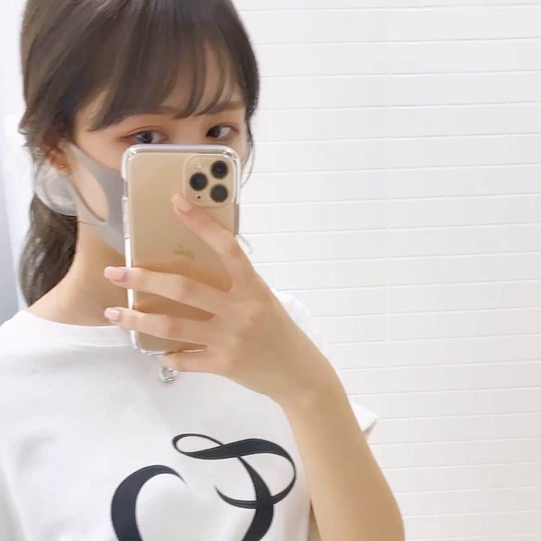 西村愛さんのインスタグラム写真 - (西村愛Instagram)「． お気に入りのTシャツと秋カラー🤎」9月3日 21時28分 - missg_ainishimura