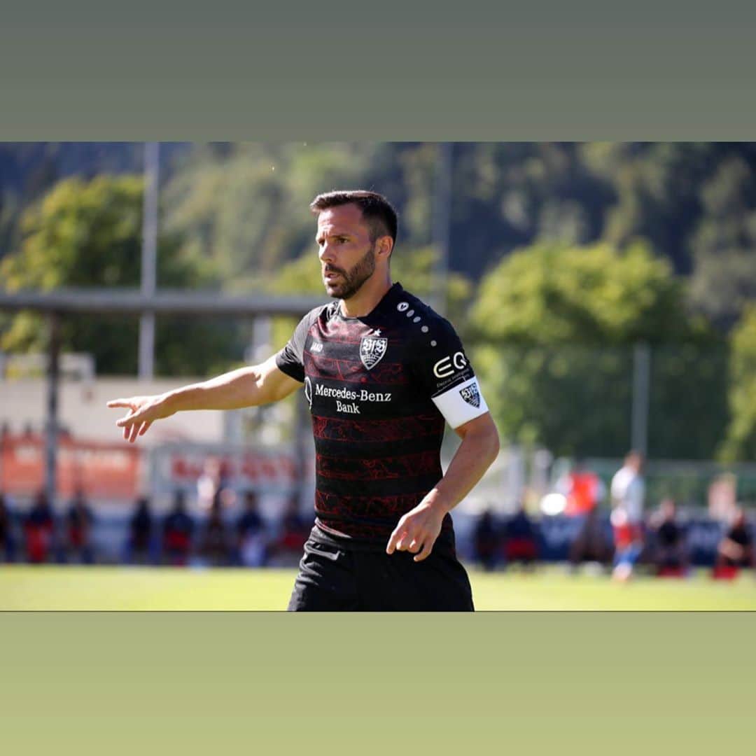 ゴンサロ・カストロのインスタグラム：「Mit Lust und Freude in die neue Saison und Aufgabe! 💪🏼💯」