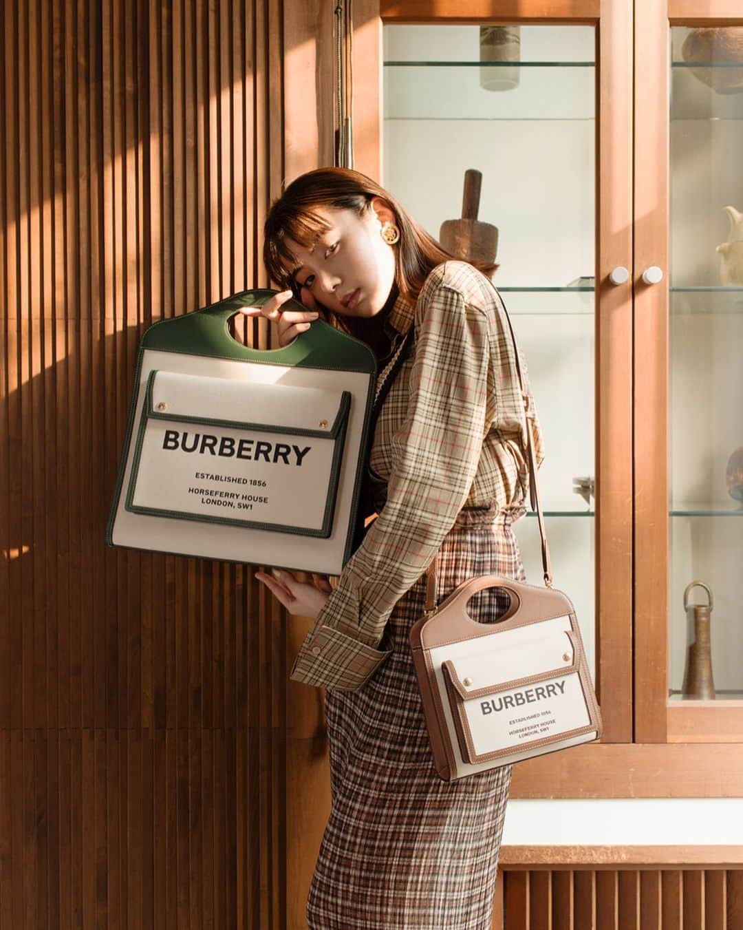 Kisshomaru S.のインスタグラム：「Elaiza Ikeda @elaiza_ikd wearing @burberry for @ellejapan」