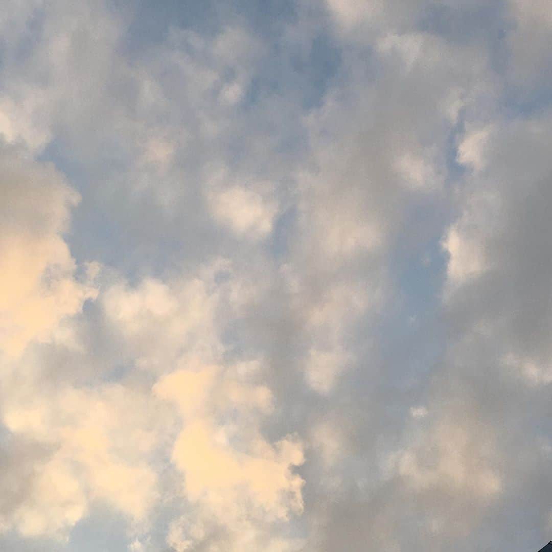 江崎ななほのインスタグラム：「絵みたいな空だったな昨日」
