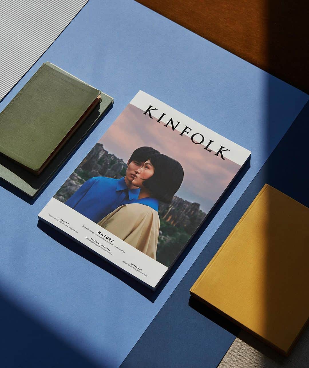 Kinfolk Magazineさんのインスタグラム写真 - (Kinfolk MagazineInstagram)「Introducing Issue Thirty-Seven! From wilderness to windowsill: Plant roots in the world around you with Kinfolk’s Nature Issue. With a cautious return to the great outdoors now on our shared horizon, we’re heeding the enticing call of the wild. Featuring climate activist Haatepah Clearbear, urban gardener Ron Finley, Parisian florist Miyoko Yasumoto and a menagerie of Instagram famous pets. Plus: A fashion shoot in China’s ancient Stone Forest, a home tour rendered in miniature and CGI dreamscapes. (Cover: @jumbotsui, Photo: @staffansundstrom)」9月3日 22時00分 - kinfolk