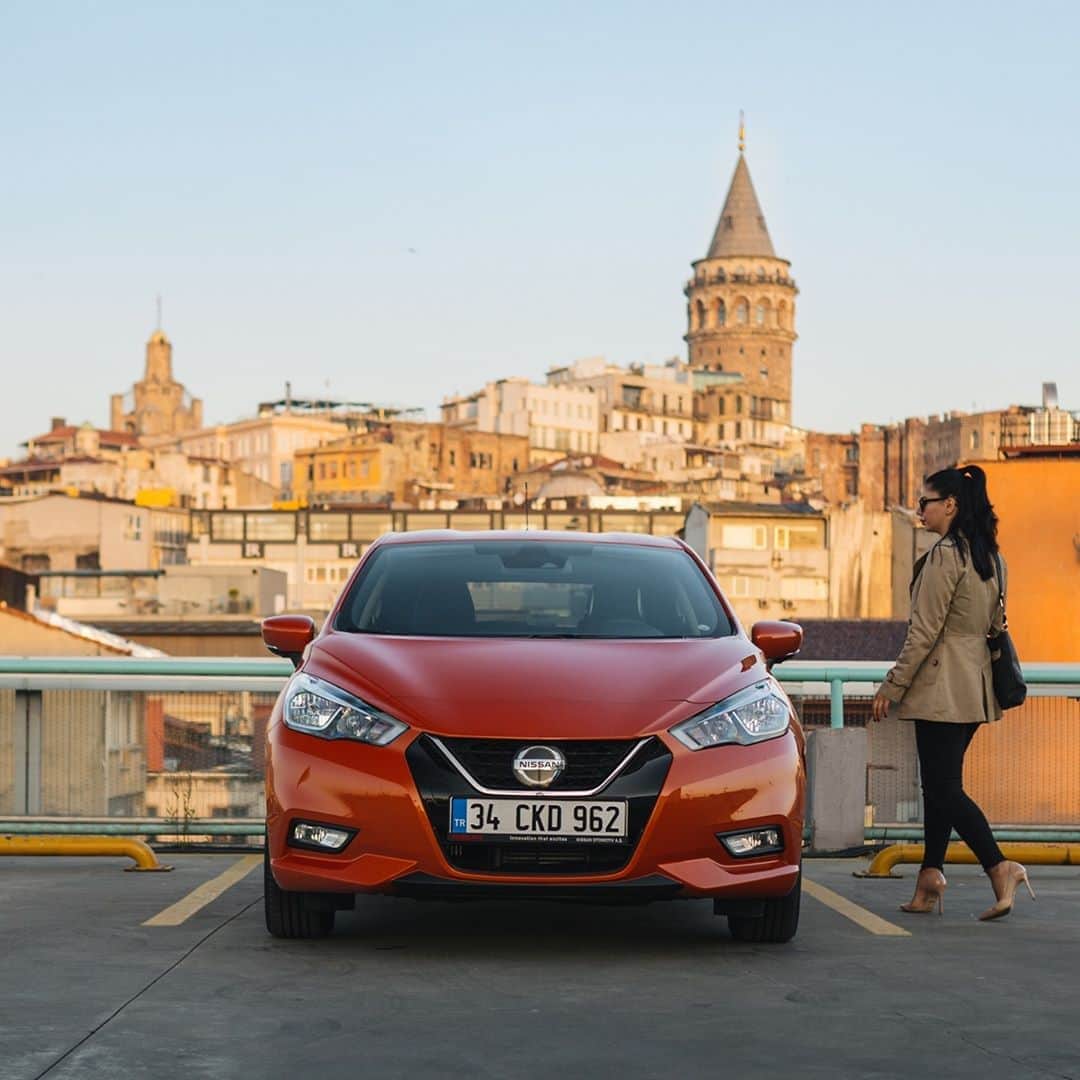 のインスタグラム：「Heading into Friday like #Nissan #NissanMicra @NissanTurkiye」