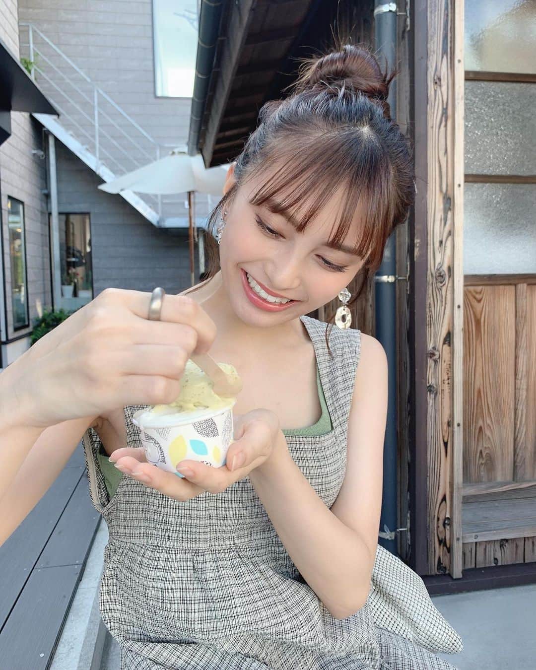 小山リーナのグルメインスタ