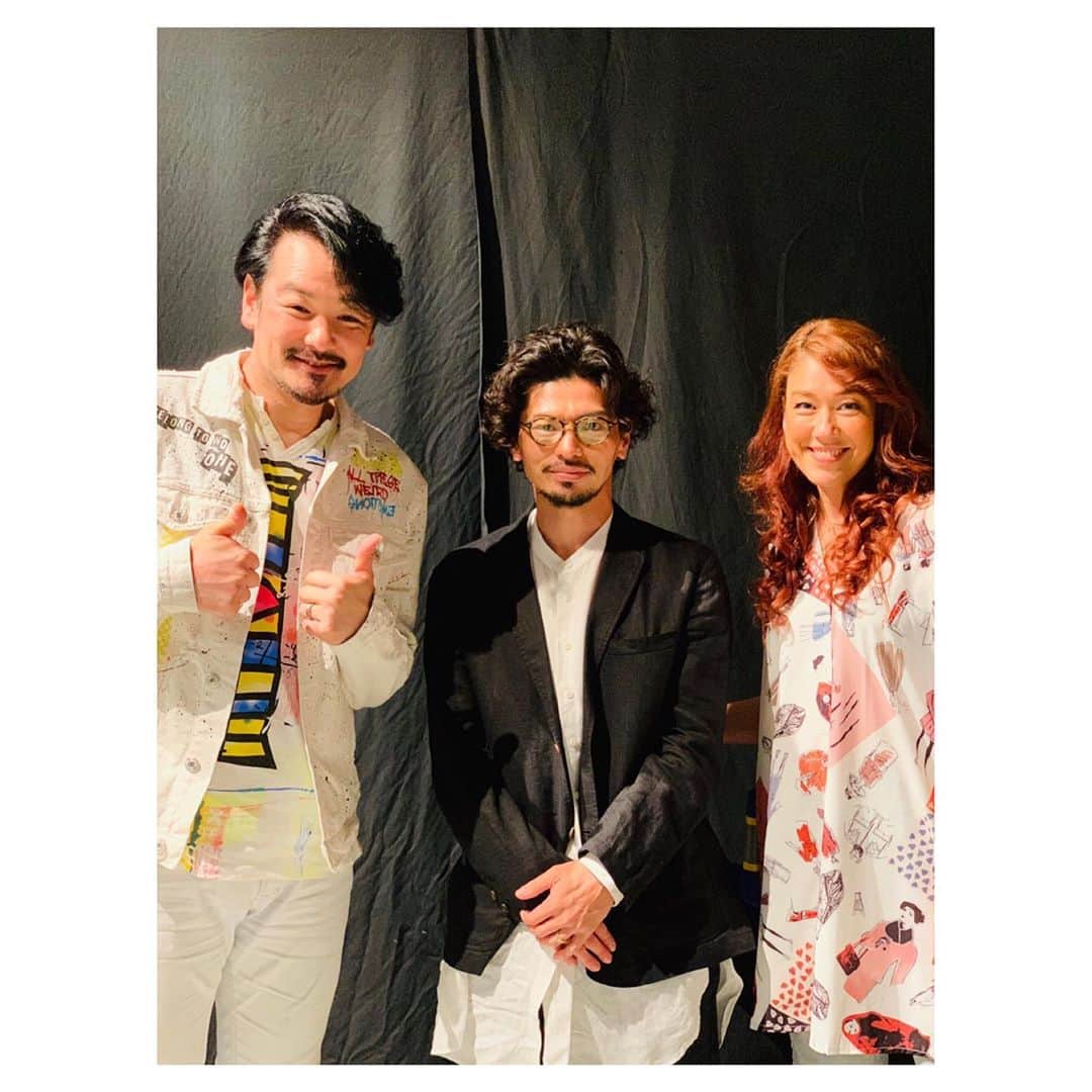 U-YEAH のインスタグラム：「素敵なご夫婦と📸  #プレバト  #色鉛筆  #振付師と振り付けられ師 #査定結果発表に緊張しすぎて共演者さんの話がほぼ耳に入ってない #家の鍵は普通2本」
