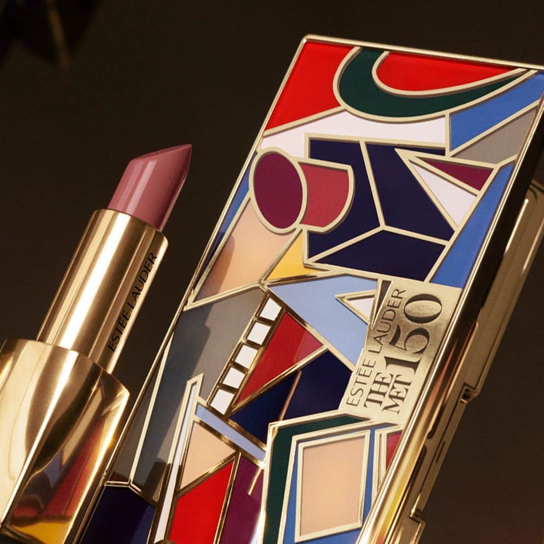 エスティローダーさんのインスタグラム写真 - (エスティローダーInstagram)「Add some art to your beauty routine with our limited edition #EsteexMET Collection.✨ In celebration of @MetMuseum’s 150th Anniversary, we’ve brought art to life across this collection (featuring a lipstick trio, 6-shade eyeshadow palette and gorgeous metal powder compact). Tap to shop the entire collection now! @TheMetStore #Met150 #EsteeModel @CarolynMurphy  Estée Lauder is donating 100% of the purchase price of each item within the Estée Lauder x MET Collection to the Metropolitan Museum of Art, from August 2020 - March 2021, or while supplies last. US Only.」9月3日 22時05分 - esteelauder