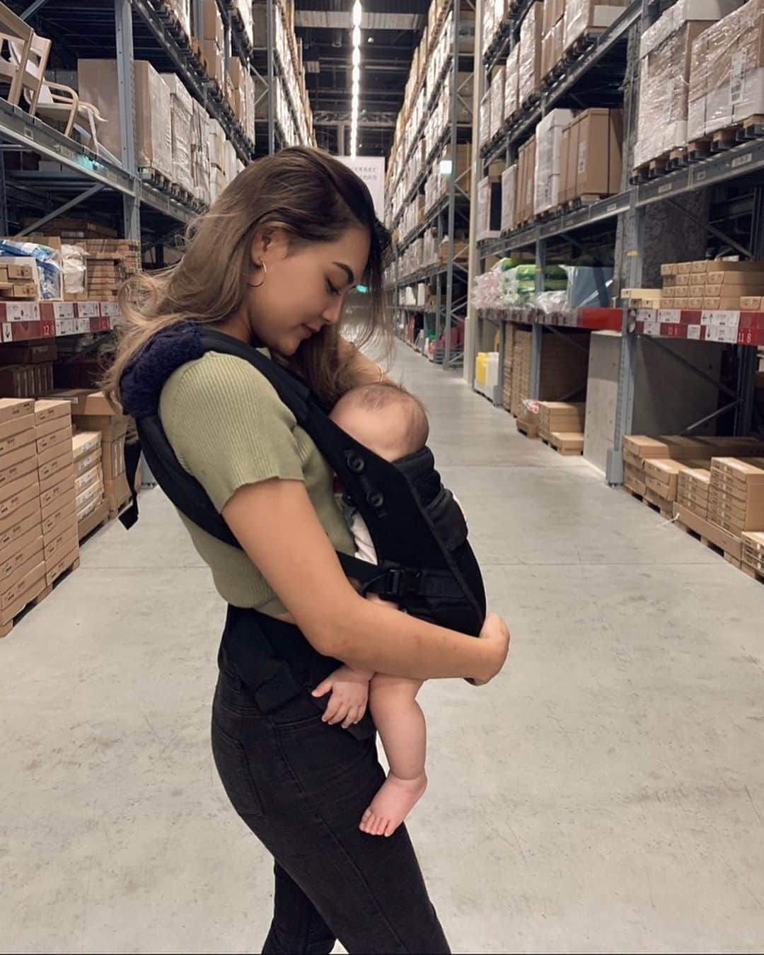 のインスタグラム：「IKEA💙💛イメージするのも楽しいなあー🥰楽しみ🤭💓 ※写真撮るときだけマスク外しました😷 ・ #ikea#ikea長久手#家具」