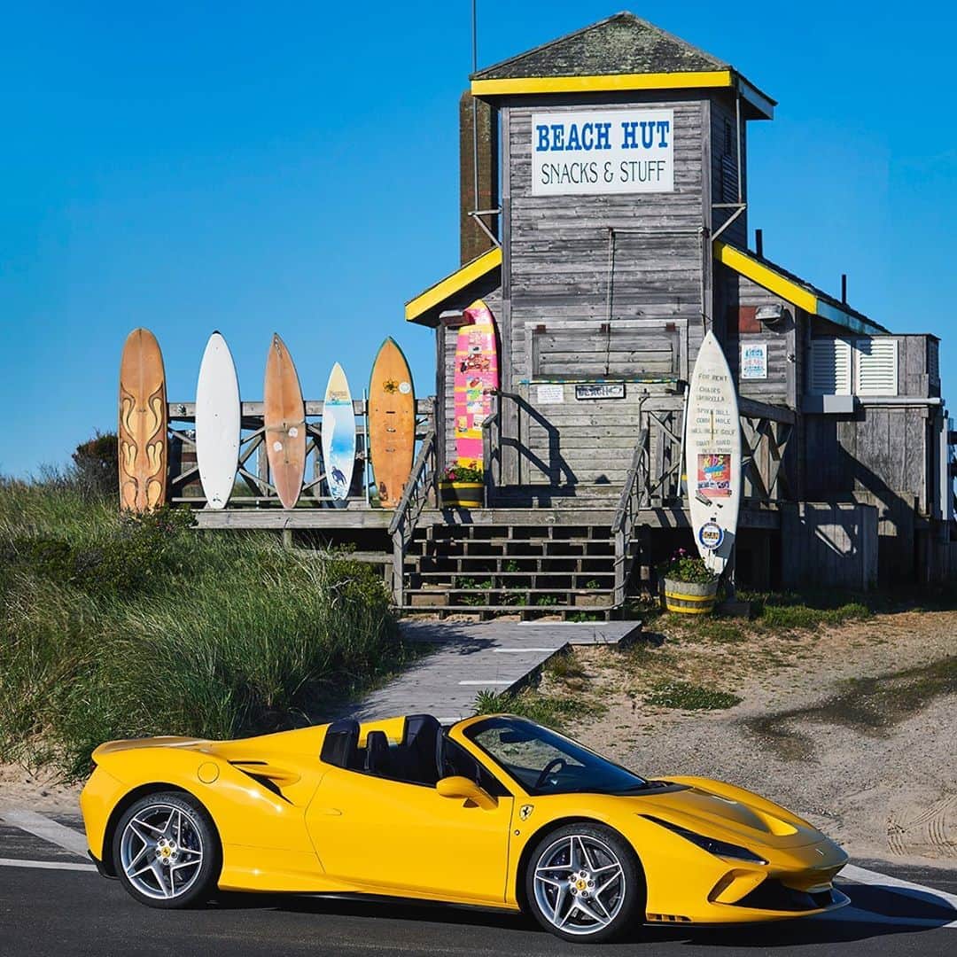 Ferrari USAさんのインスタグラム写真 - (Ferrari USAInstagram)「Getting lost on your drive to the beach has never been so appealing. #FerrariF8Spider」9月3日 22時17分 - ferrariusa