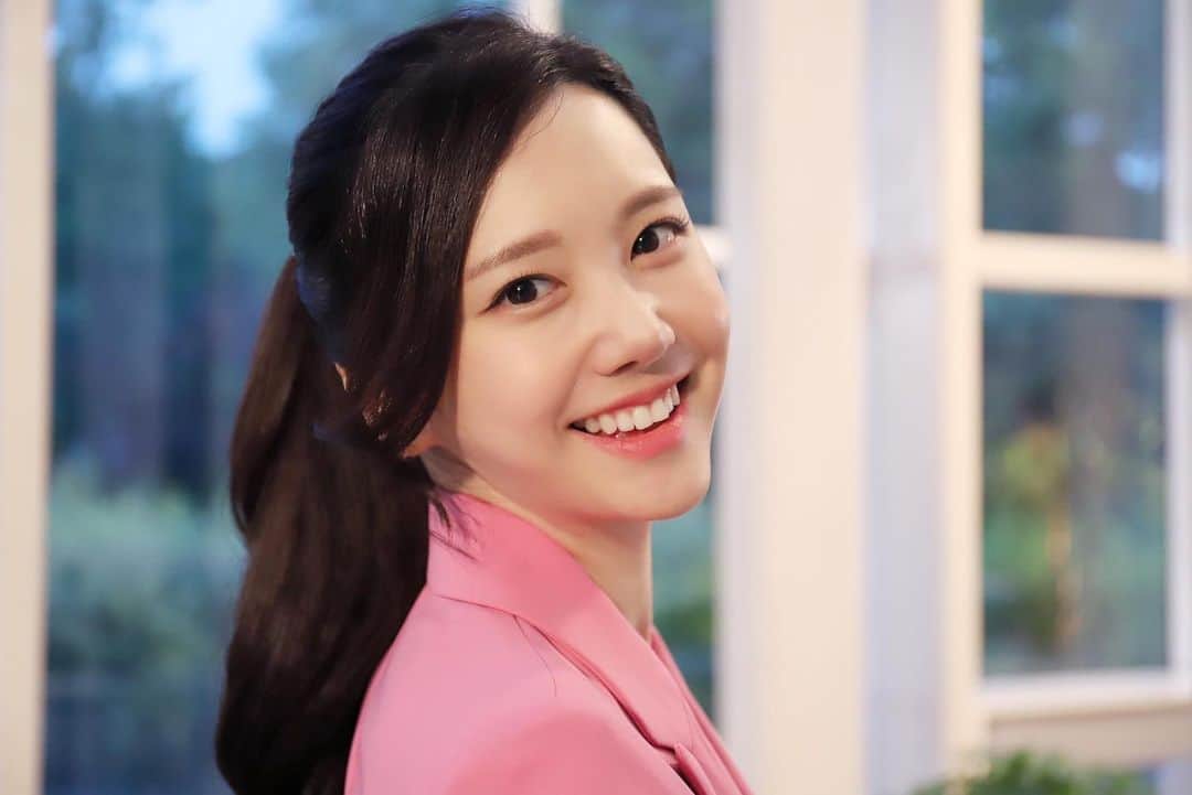 ソン・セビンのインスタグラム：「jtbc 놓지마정신줄 9,10화 오늘밤 열두시 방송해요 🤩🥊 완전 재밌다구여 봐주실거죠?! 헤                     #놓지마정신줄 #시트콤 #jtbc드라마」