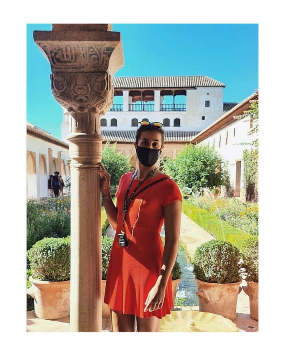 キャロリーナ・マリンのインスタグラム：「"En ninguna parte del mundo suena el paisaje como en Granada" ✨」