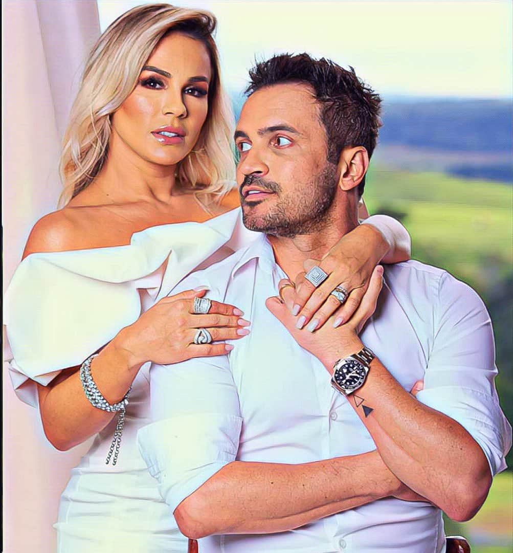 アレッサンドロ・ローザ・ヴィエイラのインスタグラム：「Eu cuido de você e você cuida de mim... combinado? ❤️ @lilifariav ❤️  Foto - @conradis   Produção - @ayslafreitas   Local- @villasansu」
