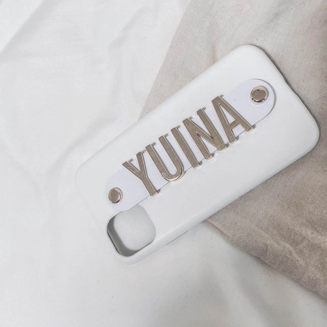 YUINAさんのインスタグラム写真 - (YUINAInstagram)「new case🤍"  【 @eito__selectshop 】  自分の名前入れたよっっ めちゃくちゃ可愛いなぁぁあ💭💭💭  #iPhone #iPhoneケース #オリジナル #名前入り」9月3日 22時37分 - y_i_n35