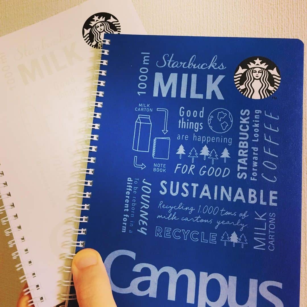 永井朋弥さんのインスタグラム写真 - (永井朋弥Instagram)「スタバで牛乳パック再利用 ノート買ったよ🐄  #starbucks  #campusnote  #eco」9月3日 22時38分 - tomoyanagai