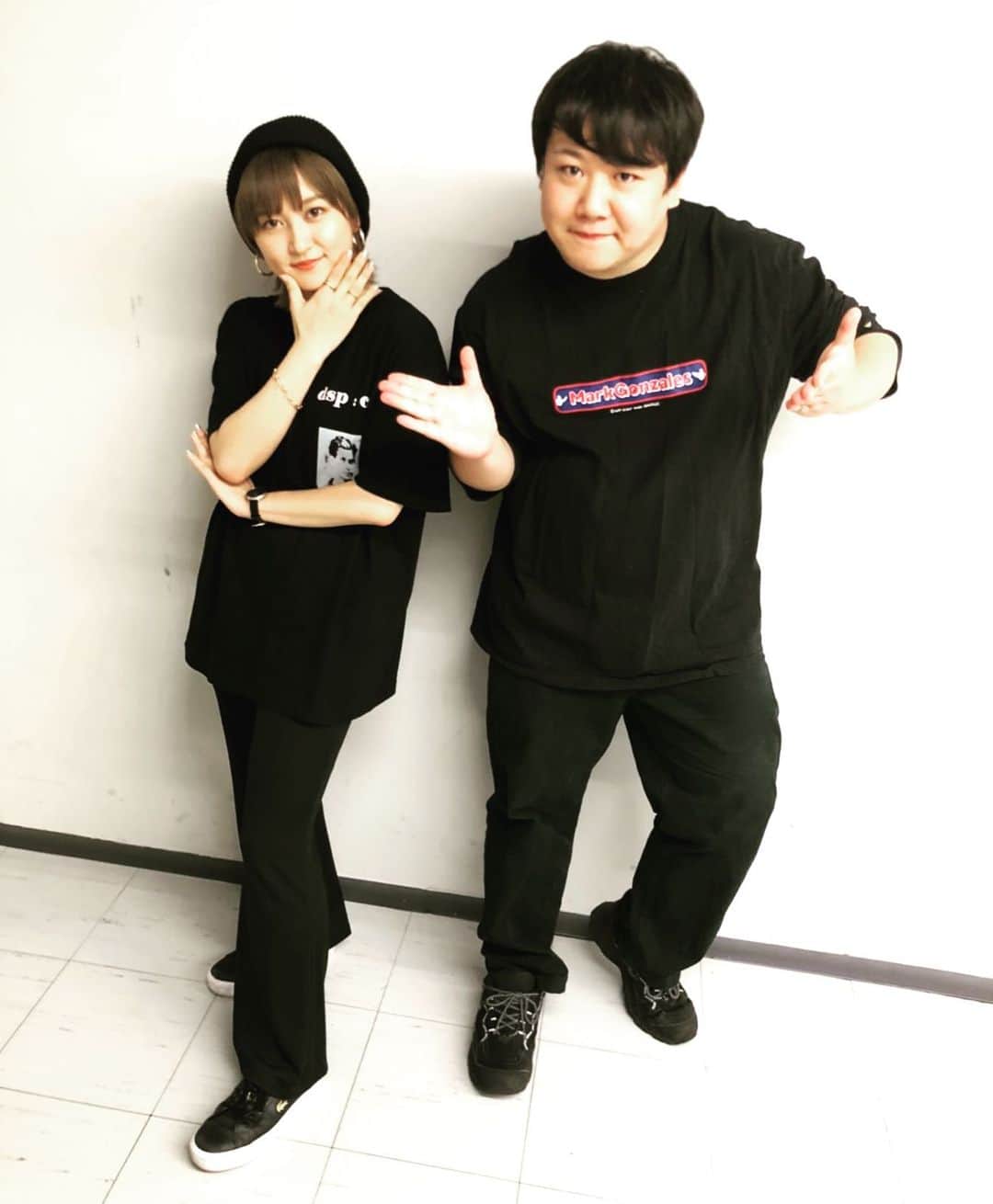 のインスタグラム：「#ラランド #サーヤ #ニシダ #一瞬のすしざんまい感 #ブラックコーデ #港区OLとニート #スターの私服 #サーヤの私服 #CA4LAのサマーニット #Diaspora SkateboardsのTシャツ #ラコステのスニーカー #klonの時計 #おしゃれ姉さん #ニシダの私服 #ファンの方に頂いたマークゴンザレスのTシャツ #サカゼンのウエスト100cmパンツ #競馬で勝った勢いで買ったゴアテックスのスニーカー #Tシャツしわしわ #ダウンタウンDX」