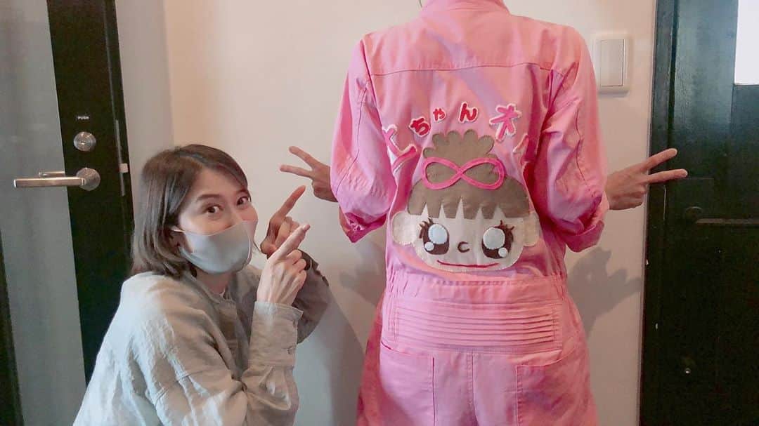 トリイクニコのインスタグラム：「今日は辻ちゃんネルの方と撮影でした📸  最近わたしは格闘家のYouTubeばっかり見てます👀  . ⚠️ #辻チャンネル じゃなくて#辻ちゃんネル  とmgばっしーからご指摘頂きましたので 直させていただきました🙏🏻www  . #今初めて知りましたw #今日の現場は最近何のコスメが良かったかって話で終わったw #いつも喋りすぎちゃう #コスメっていうかスキンケア #差し入れがとっても可愛かったのでストーリーに載せておきます🐰」