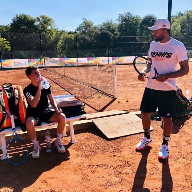 ジョー＝ウィルフリード・ツォンガのインスタグラム：「Great to see you @bankbrothers now at the @allin_tennis_academy after several years at @tsongacamp ! 👊🏽🔥🎾 #tsongateam #allinacademy #teamallin #together」