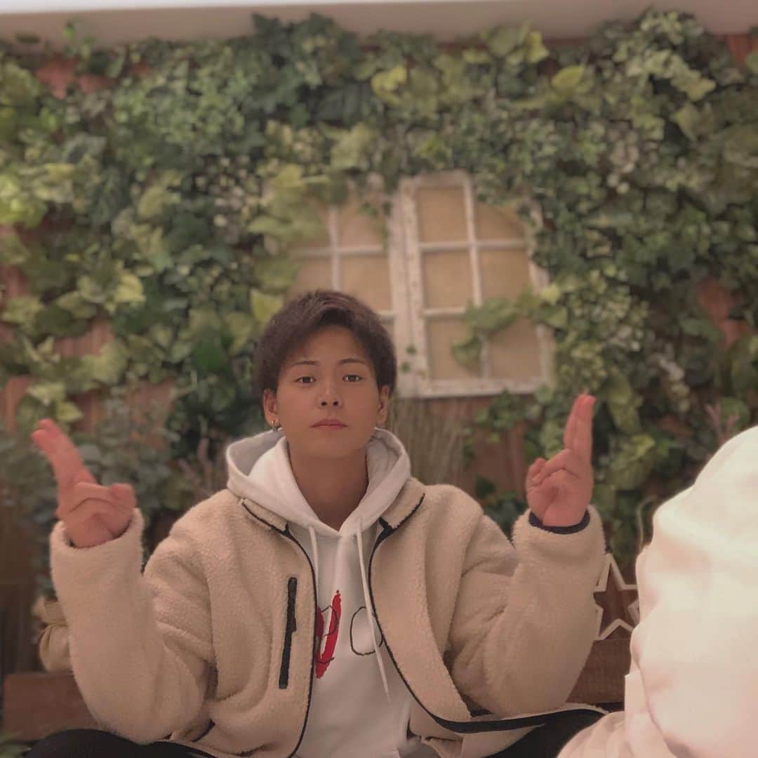 のインスタグラム：「全部高1の時😂 なんかいろいろと変わった笑笑」