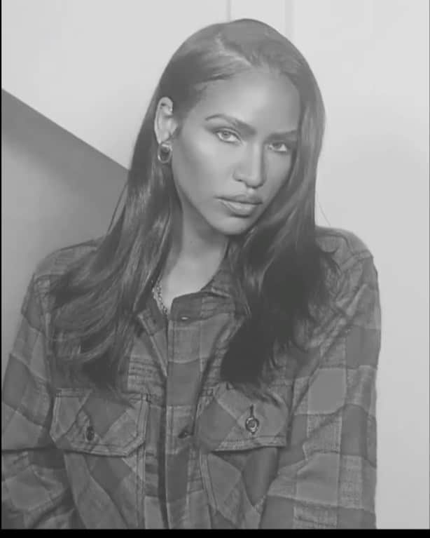 cassieのインスタグラム：「Same heart, I just know better now.   @glencocoforhair  @makeupbybrookehill  @isabellesabelstyle」