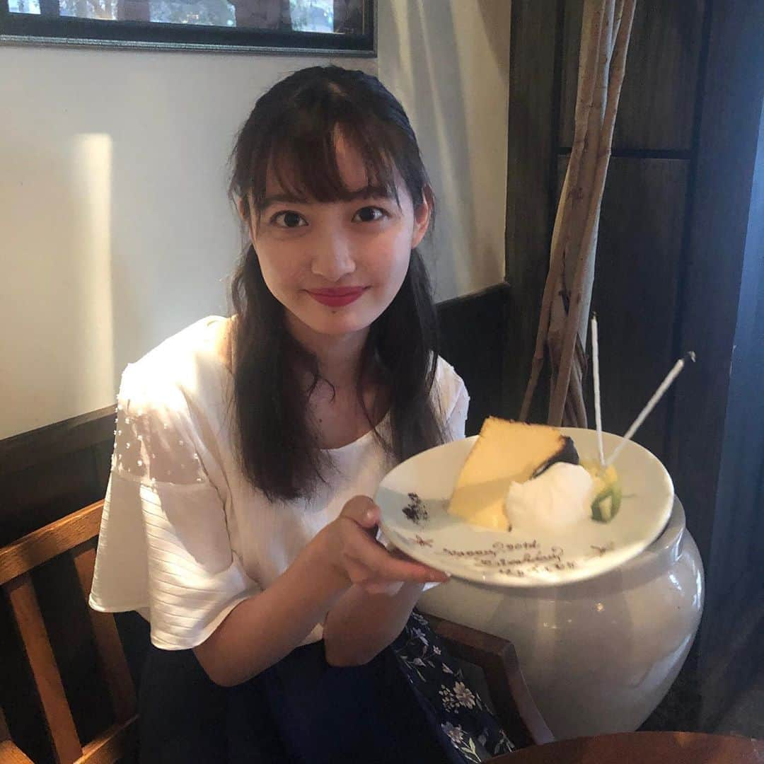 浅賀美咲のインスタグラム：「. 本日20歳になりました✨  たくさんの方にお祝いして頂き、感謝でいっぱいです❣️ 最高の誕生日を迎えられました✨  20歳も笑顔で、自分らしく、何事も楽しんで全力で生きていきたいと思います！ まだまだ未熟な私ですが、どうぞよろしくお願い致します🙇‍♀️  #ミス成蹊　#ミス成蹊コンテスト #ミス成蹊コンテスト2020 #ミスコン　#ミスコンテスト #ミスコンファイナリスト #0903」