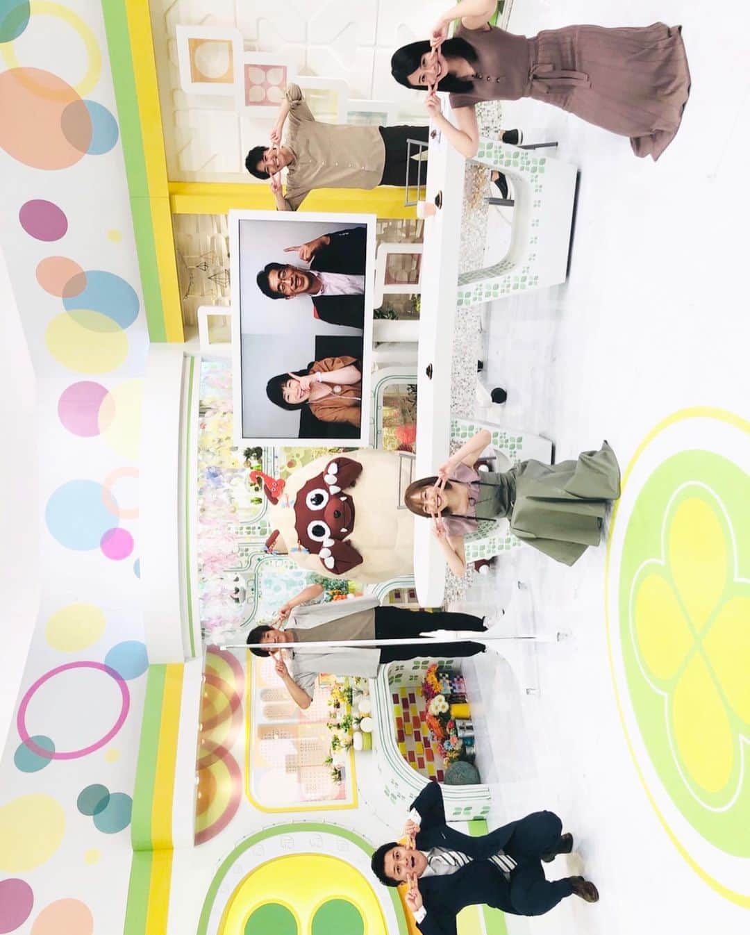 須田亜香里さんのインスタグラム写真 - (須田亜香里Instagram)「9月3日(木) メ〜テレ 【 #ドデスカ】 今朝は愛しのもっちーがドデスカとフジパンさんのコラボパンをプレゼントくれたの💝🥖 . このパッケージの可愛いウルフィのイラストはもっちーが描いてるんだよ！ 朝食にしたのだけど激うまだった〜っ . マックスバリュやアピタ、ピアゴに置いてある確率が高いみたい！ 私の誕生日までが発売期間ですって🥳 . #碧南焼きそば #意外な組み合わせだけど美味しい #ロングスティック #伊勢茶クリーム #激うま #お気に入り #ところで #須田の誕生日いつ #とか言うなよ」9月3日 23時52分 - akarisuda