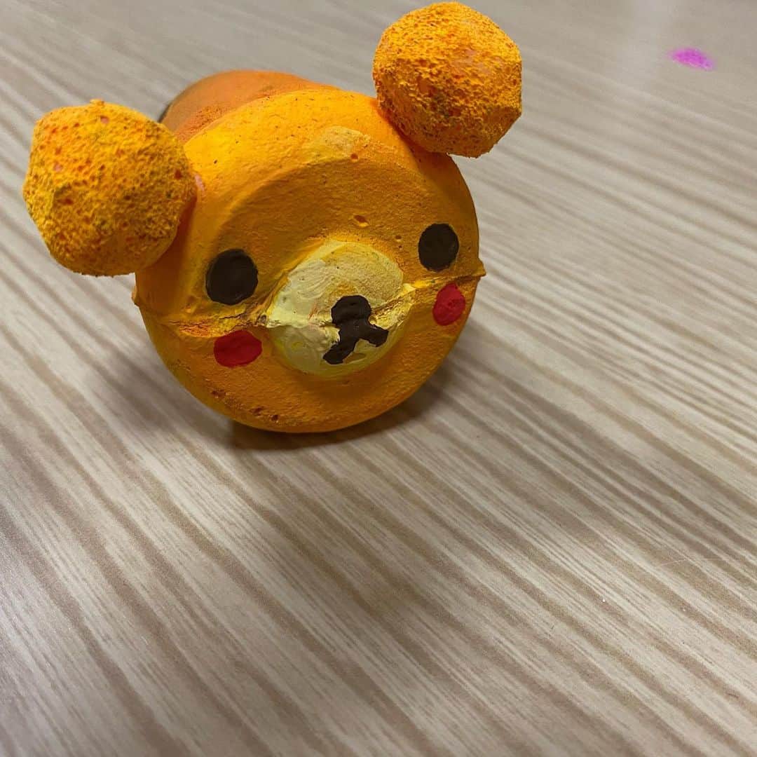 金田朋子のインスタグラム：「娘と一緒にパン作りをしました！ 小さなことから毎日挑戦だぁー！！ #千笑 #森渉 #金田朋子 #家族 #family #子供 #娘 #kids #がんばろう」