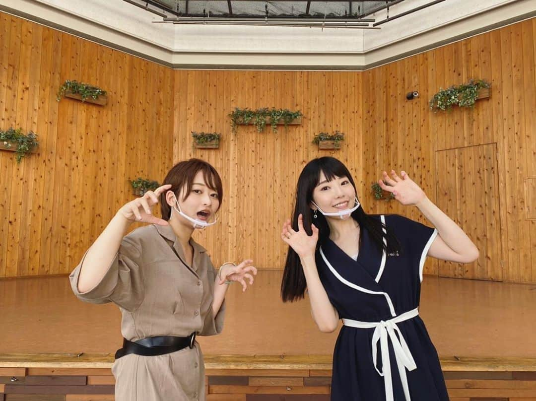 相沢梨紗さんのインスタグラム写真 - (相沢梨紗Instagram)「今日は！なんと！アニメ「ゾンビランドサガ」純子ちゃん役のちゃんまきさん こと、 河瀬茉希さんと！佐賀県におりました〜〜〜！ . 本日、2020/9/3 発売「ゾンビランドサガぴあ」のPRをさせていただくべく . わたしもおじゃまさせていただいたのですが！ . 佐賀のみなさまのあたたかさ、優しさにふれまくり . 無事「私、佐賀に住みたいや🥺」メンタルになって帰京。 . 聖地巡礼も！656広場だよおおおお！パピ〜〜〜🥺⭐️ . . たくさんの方に大変お世話になりました🙏✨ . 美味しいご飯やお土産も！ たくさん想い出ができたので少しずつ更新していきます！ . 相沢、はじめての佐賀でドキドキでしたが！ちゃんまきさんも居てくれてとても楽しい1日でした😭 . . 改めて「ゾンビランドサガぴあ」よろしくお願いします💕 . アニメの振り返りはもちろん！声優のみなさんのインタビューやグラビアもバシバシ掲載✨ . でんぱ組.incもコラボ楽曲やクロスインタビュー！裏表紙では2次元にしていただいてます🥺💕 . 9/5からのスタートの舞台「ゾンビランドサガ Stage de ドーン!」！そして、ゾンサガ リベンジに向けて！ 絶対おすすめの1冊✨✨ . . 9/1に放送された【フランシュシュ VS でんぱ組.inc 緊急特番】こちらの【配信】が、アニマックスプレミアムVODにて 9月4日(金)18：00より配信予定！ . 配信版は【スペシャルコメント入りバージョン】でお届け✨✨ . 新曲【ゾンビランドDEMPA!!】の歌唱シーンもぜひ❣️ . たくさんの方に愛される素敵な作品に関わることができて、本当に嬉しいです…😭 . 大きな台風が近づいているということで少し心配です。 みなさんが無理なく過ごせるよう心から願っています。 . 今度はみんなで！ ライブもいつか実現したい。 凄くパワーをもらいました！笑顔でまた佐賀に行けるようにがんばります〜💪 . . . #ゾンビランドサガ #フランシュシュ #zombielandsaga #ぴあ #ゾンビランドサガぴあ #でんぱ組 #dempagumi #japan #tokyo #popculture #japananime」9月4日 0時00分 - risacheeese