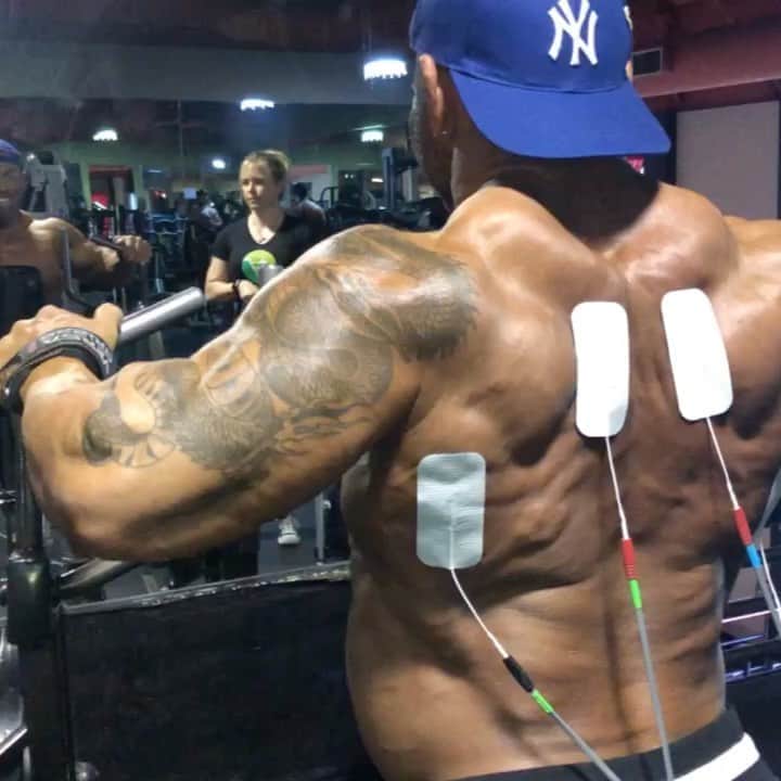 のインスタグラム：「TBT prepping for @europagames_ Dallas last year with @neufitrfp by @karlen_ifbbpro @joeino_ifbb」